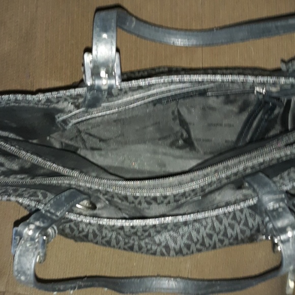 Purse - Picture 2 of 3